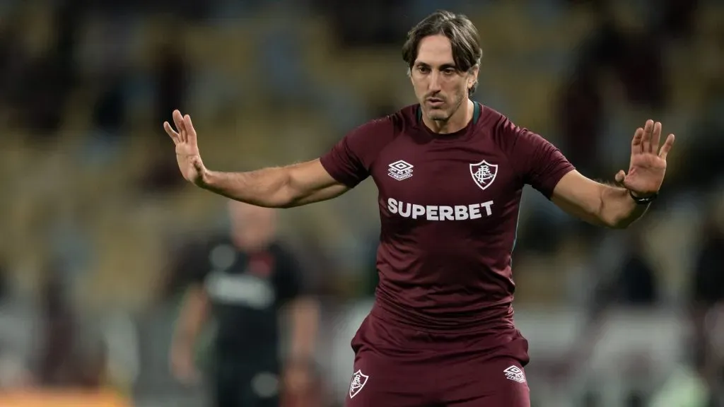 Zubeldía faz alerta sobre preocupação com erros no Fluminense – Foto: Jorge Rodrigues/AGIF