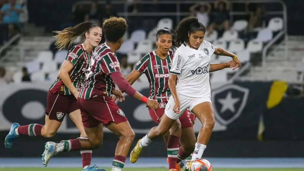 Botafogo e Fluminense em duelo da Copa Rio Feminina