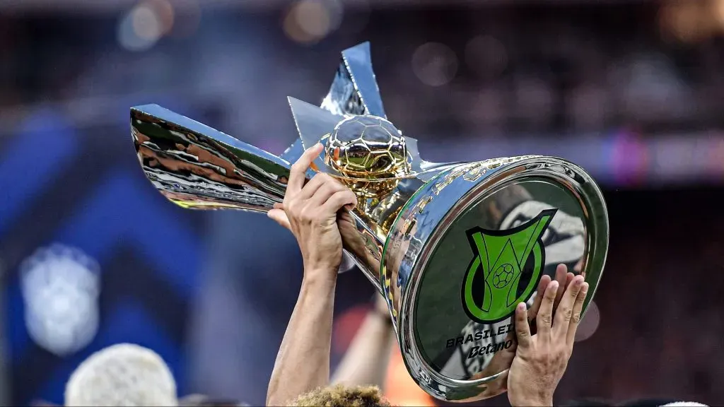 Taça no Brasileirão. Foto: Thiago Ribeiro/AGIF