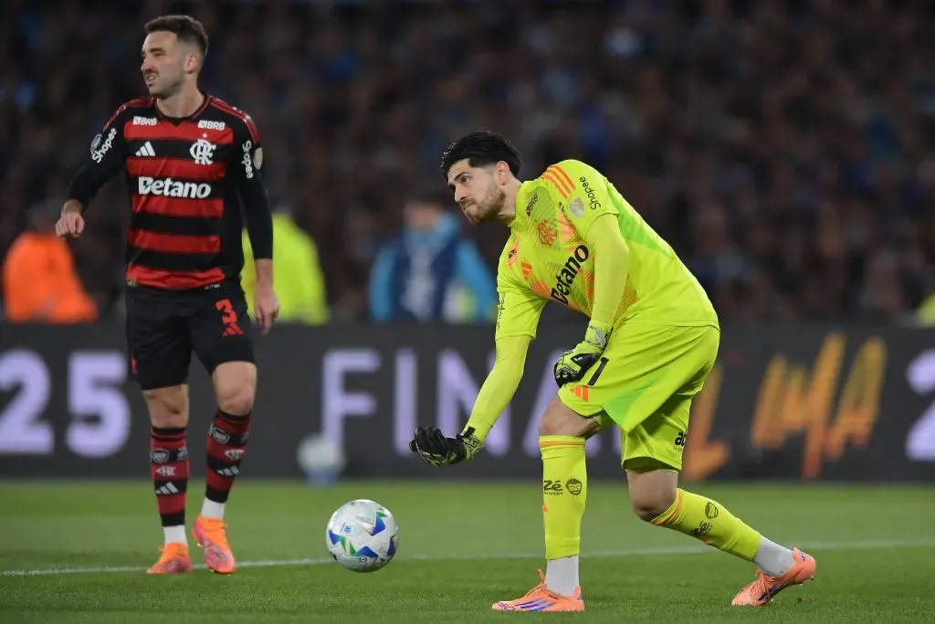Léo Ortiz e Rossi se destacam em Racing x Flamengo. Foto: Marcelo Endelli/Getty Images.