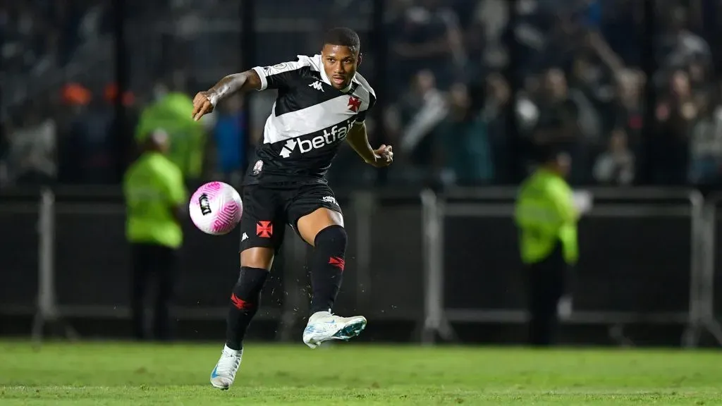 Leandrinho tem chance de sair do Vasco - Foto: Thiago Ribeiro/AGIF.