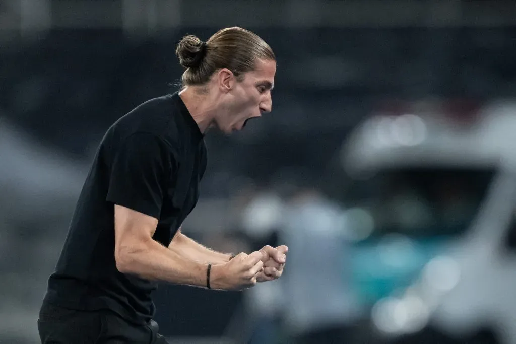 Filipe Luis, tecnico do Flamengo, durante partida contra o Botafogo no estadio Engenhao pelo campeonato Brasileiro A 2025. Foto: Jorge Rodrigues/AGIF