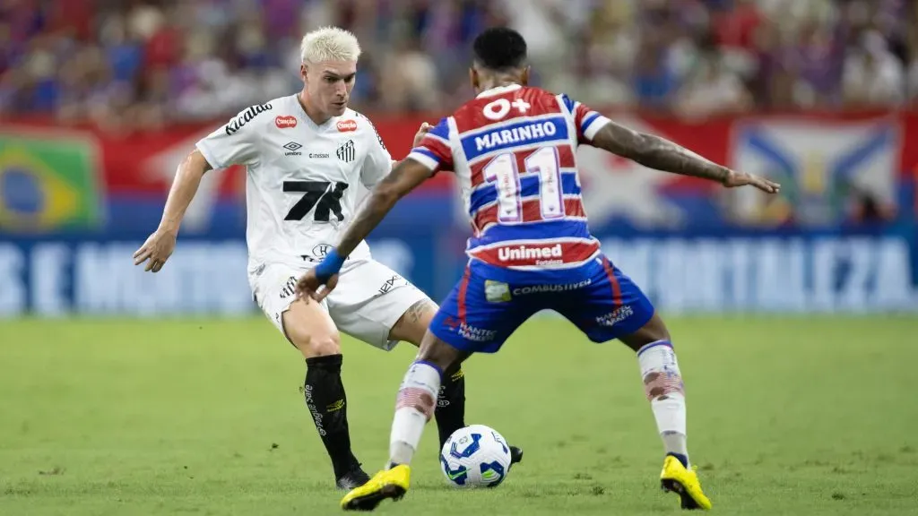 Santos x Fortaleza se enfrentam pelo Campeonato Brasileiro A 2025. Foto: Baggio Rodrigues/AGIF