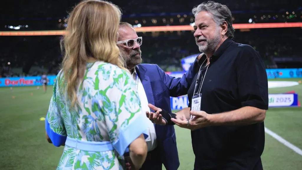 SP – SAO PAULO – 10/03/2025 – PAULISTA 2025, PALMEIRAS X SAO PAULO – leila pereira presidente do Palmeiras conversa com Julio Casares presidente do Sao Paulo e Reinaldo Carneiro Bastos presidente da Federacao Paulista de Futebol antes de partida no estadio Arena Allianz Parque pelo campeonato Paulista 2025. Foto: Ettore Chiereguini/AGIF