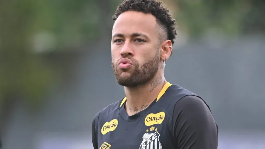 SP – SANTOS – 31/10/2025 – SANTOS, TREINO – Neymar jogador do Santos durante treino no Centro de Treinamento CT Rei Pele. Foto: Jota Erre/AGIF