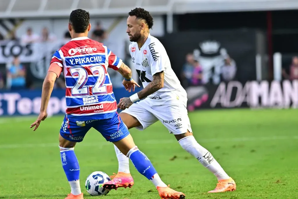 Neymar se destacou ao entrar no segundo tempo de Santos x Fortaleza. Foto: Jota Erre/AGIF