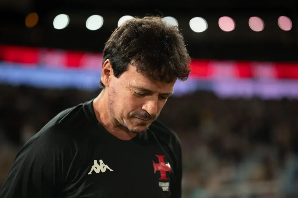 Fernando Diniz tecnico do Vasco durante partida contra o Fluminense no estadio Maracana pelo campeonato Brasileiro A 2025. Foto: Jorge Rodrigues/AGIF