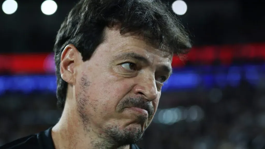 Fernando Diniz, técnico do Vasco da Gama em partida pelo campeonato brasileiro (Foto: Wagner Meier/Getty Images)