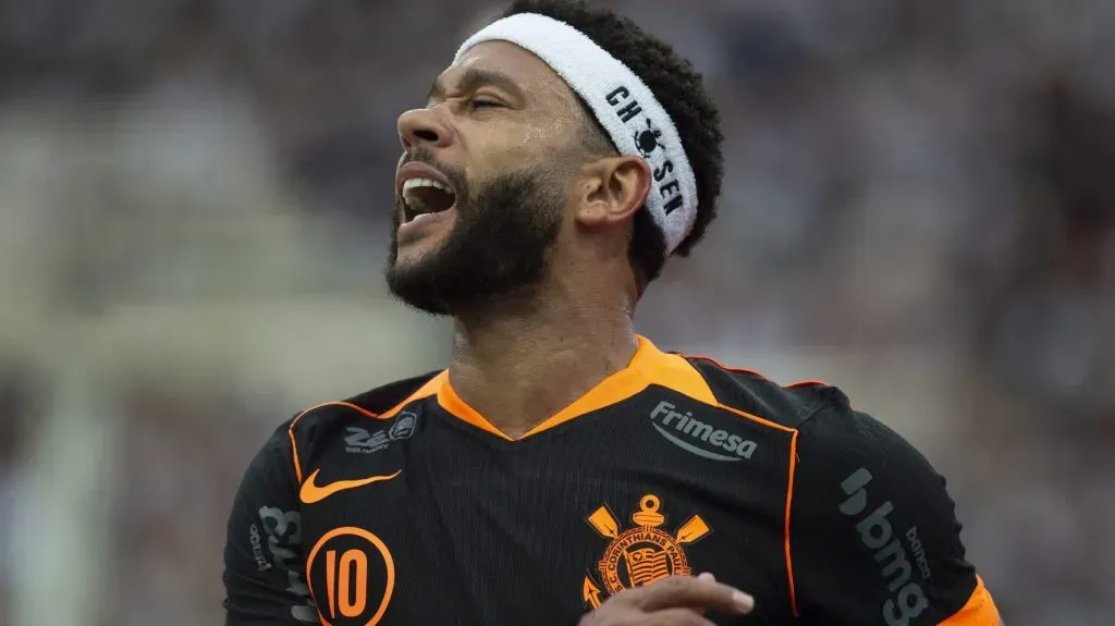 Memphis Depay. Foto: Anderson Romão/AGIF