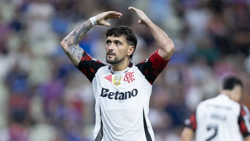 Arrascaeta foi quem mais fez gols de falta pelo Flamengo na década Foto: Baggio Rodrigues/AGIF