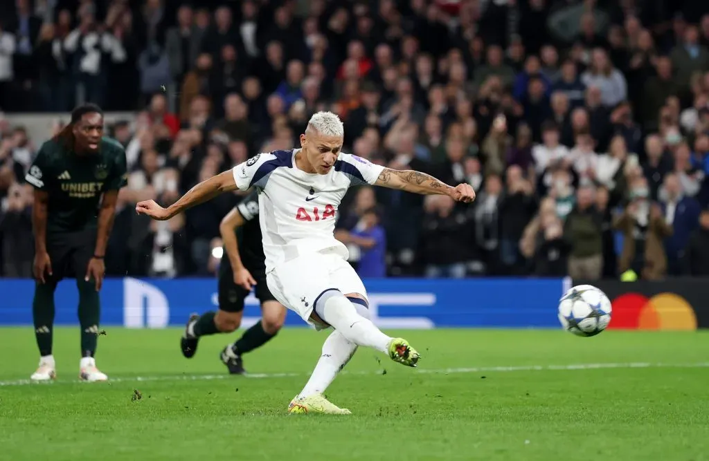 Richarlison não pretende sair da Europa neste momento. Foto: Alex Pantling/Getty Images.