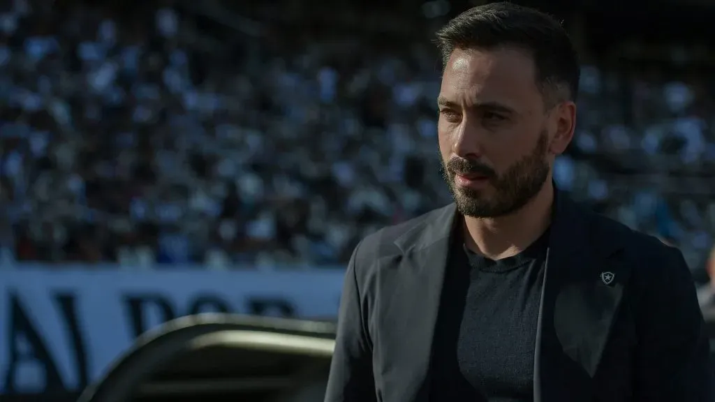 RJ – RIO DE JANEIRO – 26/10/2025 – BRASILEIRO A 2025, BOTAFOGO X SANTOS – Davide Ancelotti tecnico do Botafogo durante partida contra o Santos no estadio Engenhao pelo campeonato Brasileiro A 2025. Foto: Thiago Ribeiro/AGIF