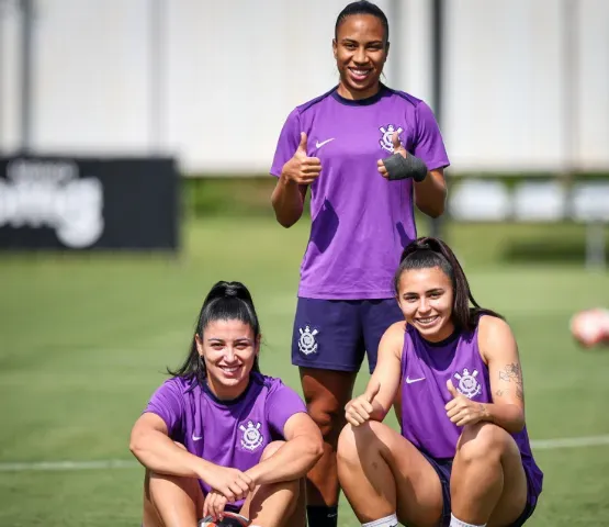 Jogadoras do Corinthians em treinamento no CT