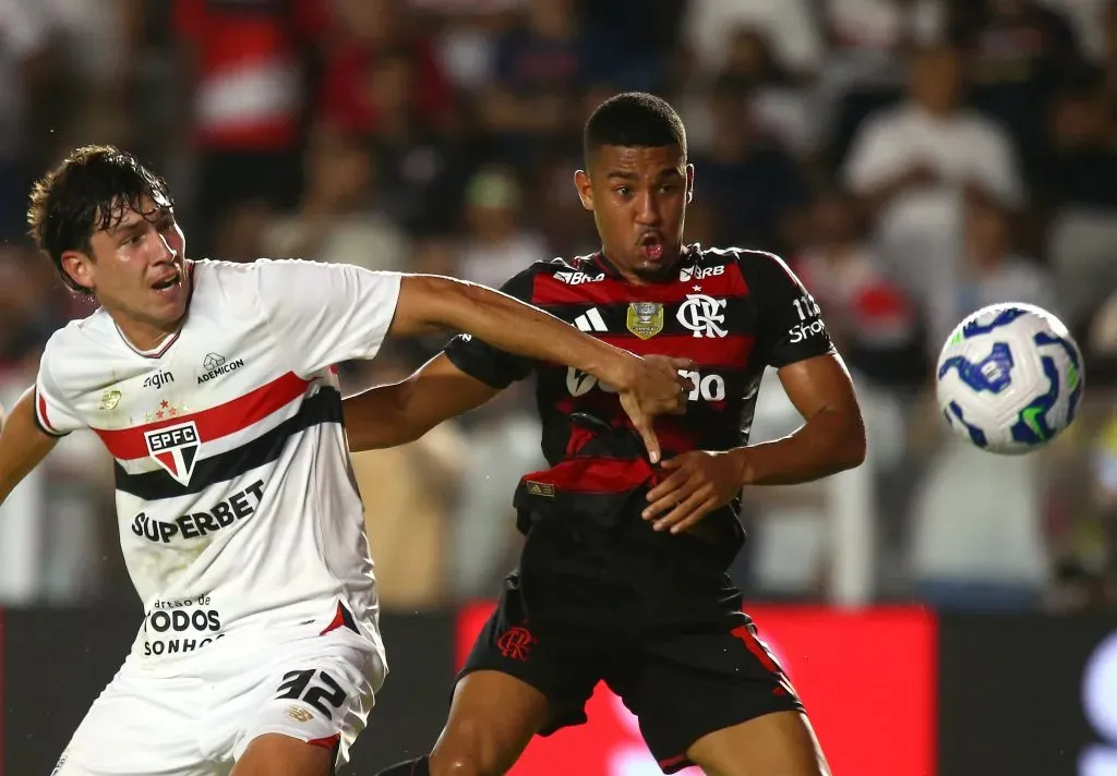 São Paulo e Flamengo ficam no empate em 2 a 2 na Vila Belmiro. Foto: Mauricio De Souza/AGIF
