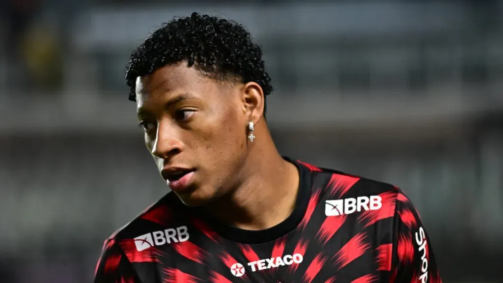 Expulsão de Gonzalo Plata aos 21 minutos do 2º tempo complicou demais a vida do Flamengo – Foto: Jota Erre/AGIF