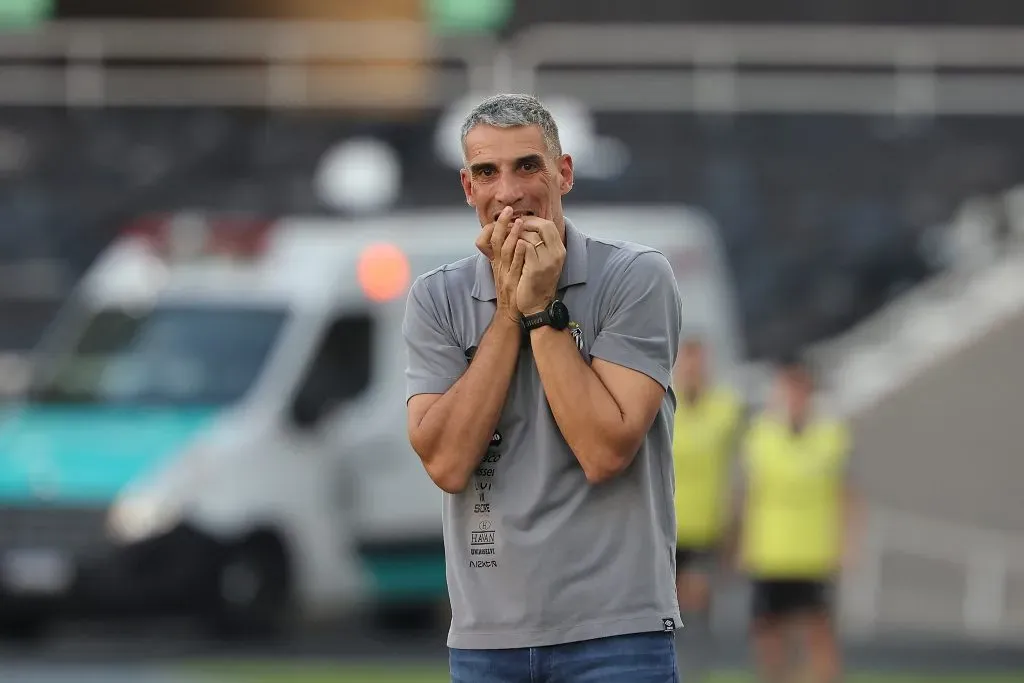 Vojvoda chega pressionado para o duelo. Foto: Wagner Meier/Getty Images