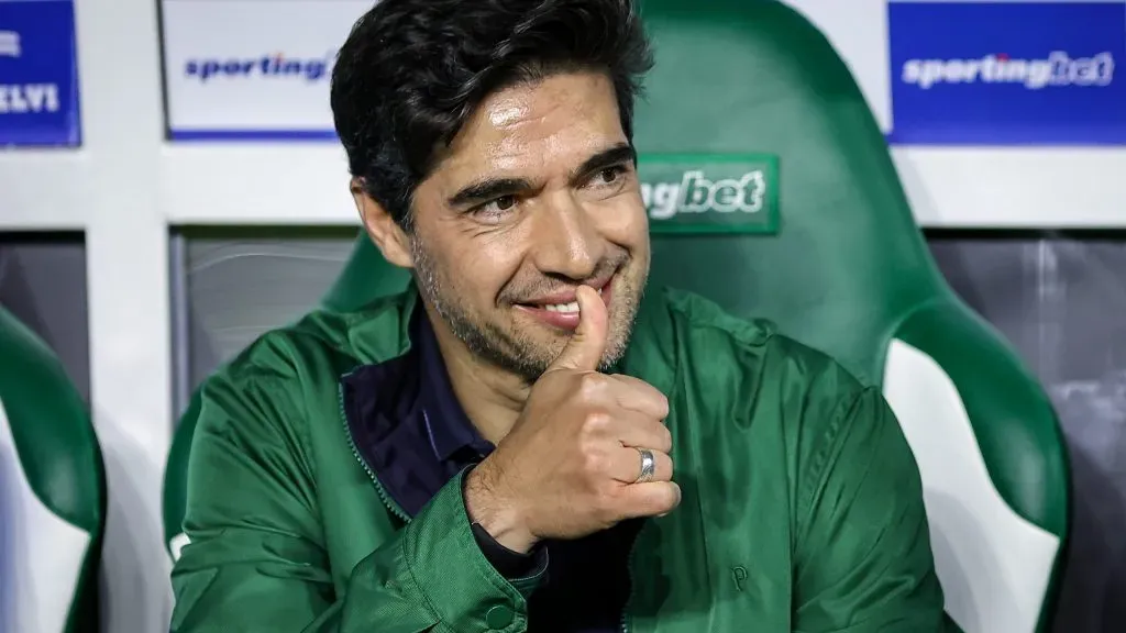 SP – SAO PAULO – 06/11/2025 – BRASILEIRO A 2025, PALMEIRAS X SANTOS – Abel Ferreira tecnico do Palmeiras durante partida contra o Santos no estadio Arena Allianz Parque pelo campeonato Brasileiro A 2025. Foto: Fabio Giannelli/AGIF