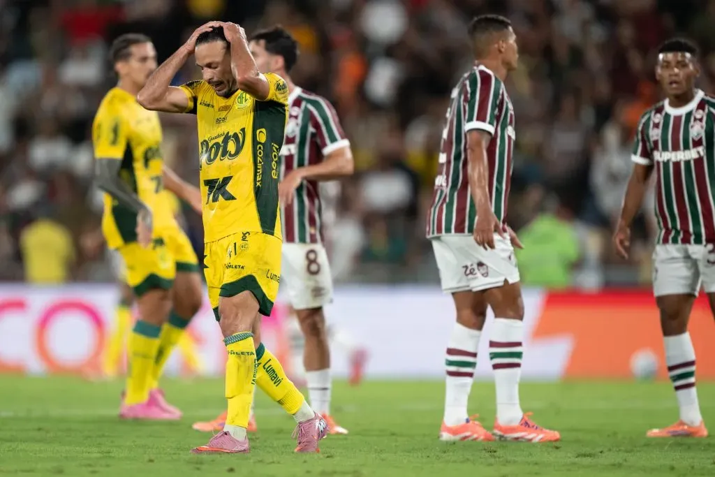 Yago Felipe jogador do Mirassol lamenta durante partida contra o Fluminense no estadio Maracana pelo campeonato Brasileiro A 2025. Foto: Jorge Rodrigues/AGIF