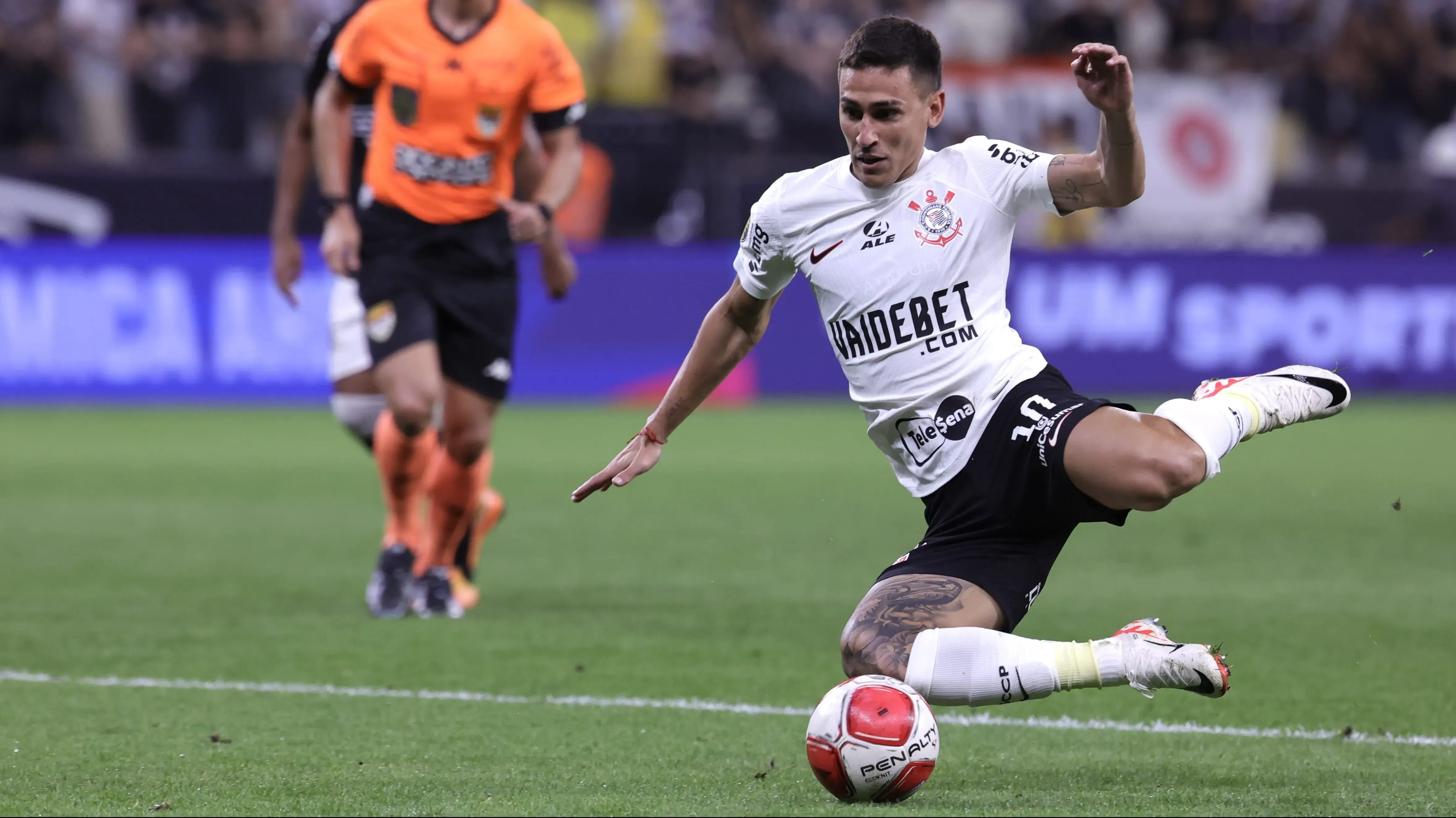 Matías Rojas não rendeu o que era esperado no Corinthians - Foto: Marcello Zambrana/AGIF.