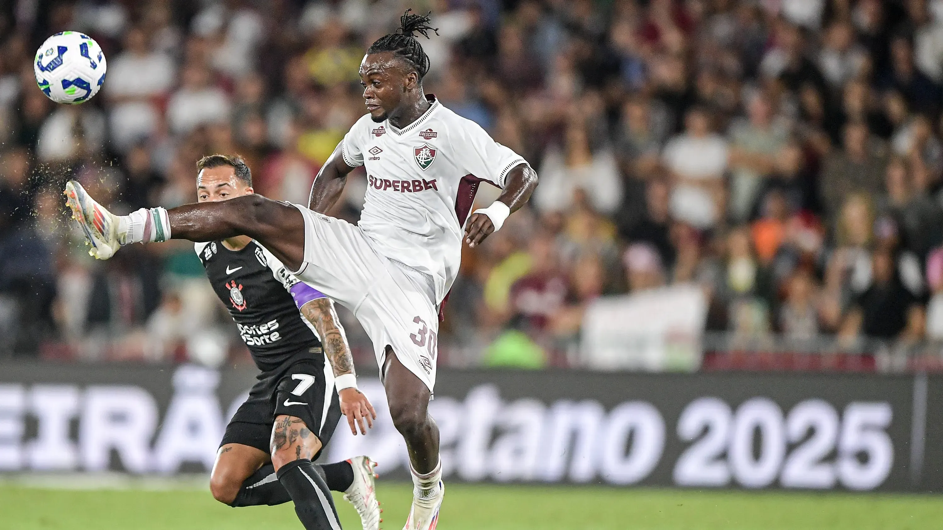 Santi Moreno jogador do Fluminense durante partida contra o Corinthians no estadio Maracana pelo campeonato Brasileiro A 2025. Foto: Thiago Ribeiro/AGIF