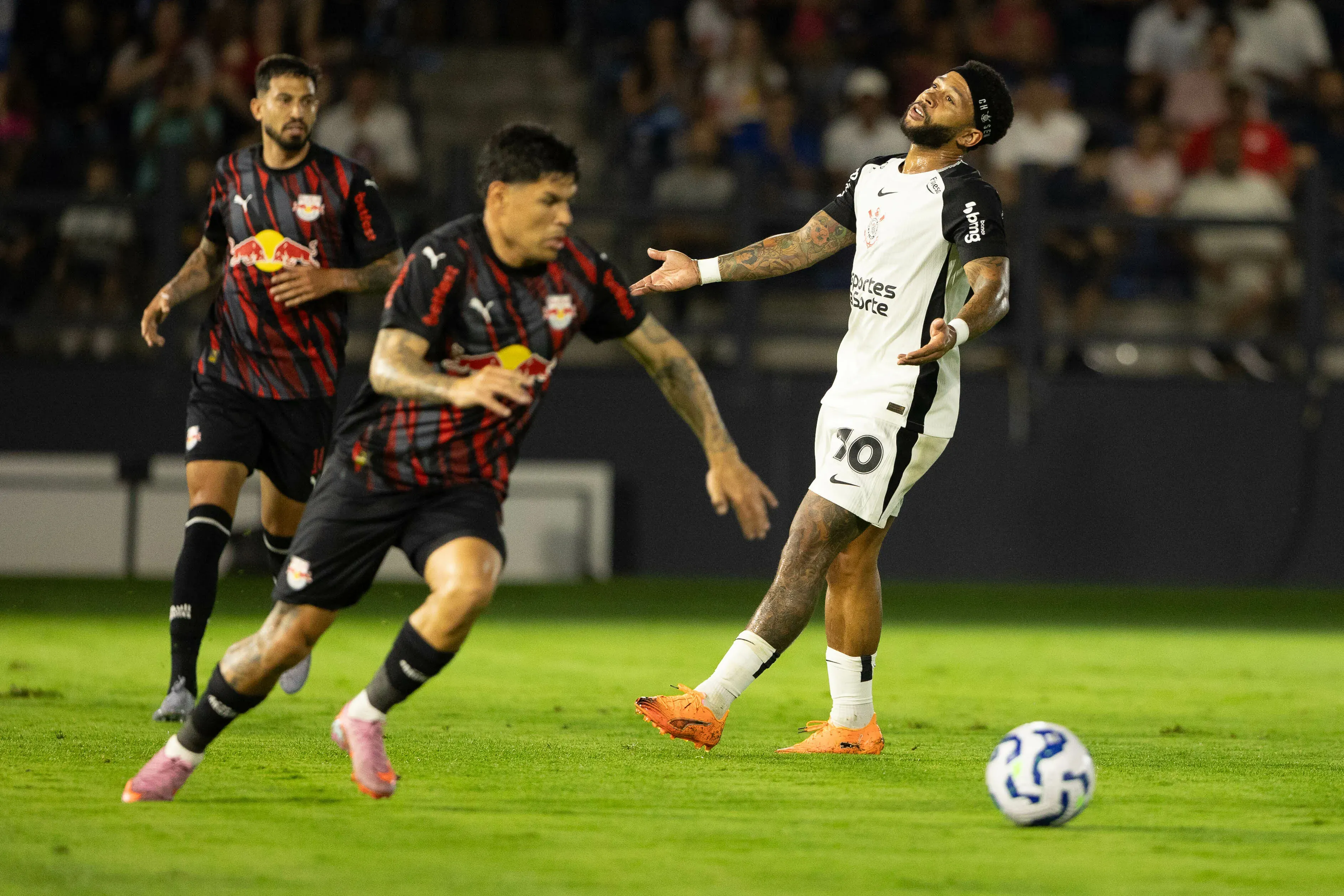 Corinthians perdeu para o Bragantino pelo Brasileirão. Foto: Joisel Amaral/AGIF