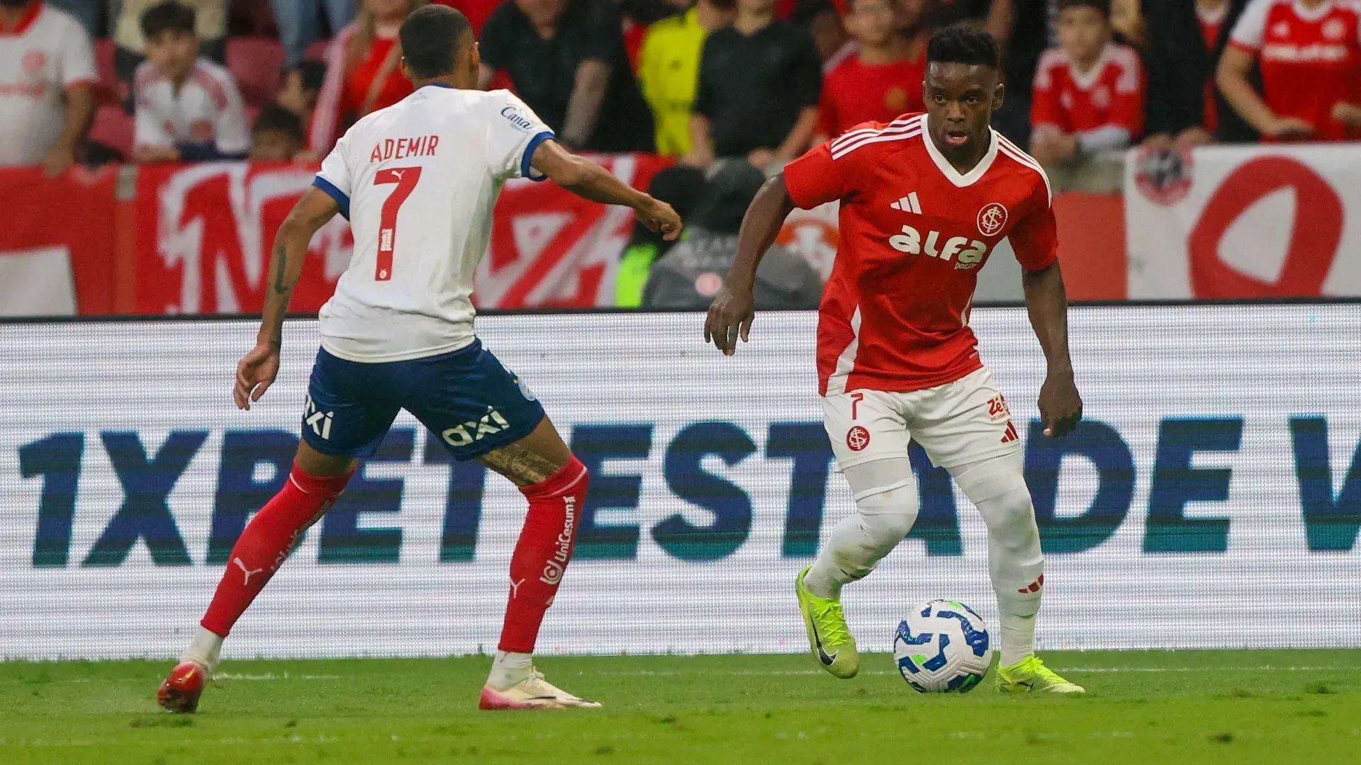 Carbonero teve gol anulado contra o Bahia, o que motivou críticas de Ramón Díaz (Foto: Ricardo Duarte / SCI)
