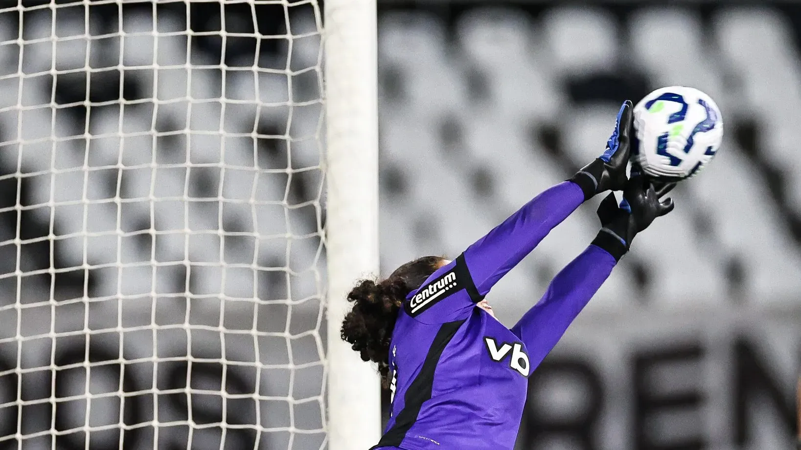 Goleira do Botafogo Michelle