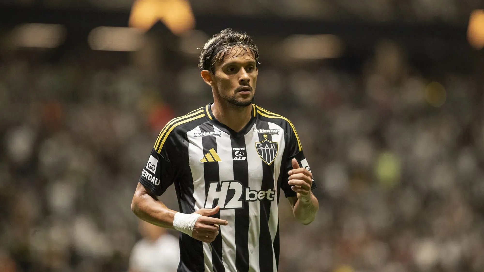 MG – BELO HORIZONTE – 05/11/2025 – BRASILEIRO A 2025, ATLETICO-MG X BAHIA – Scarpa jogador do Atletico-MG durante partida contra o Bahia no estadio Arena MRV pelo campeonato Brasileiro A 2025. Foto: Fernando Moreno/AGIF