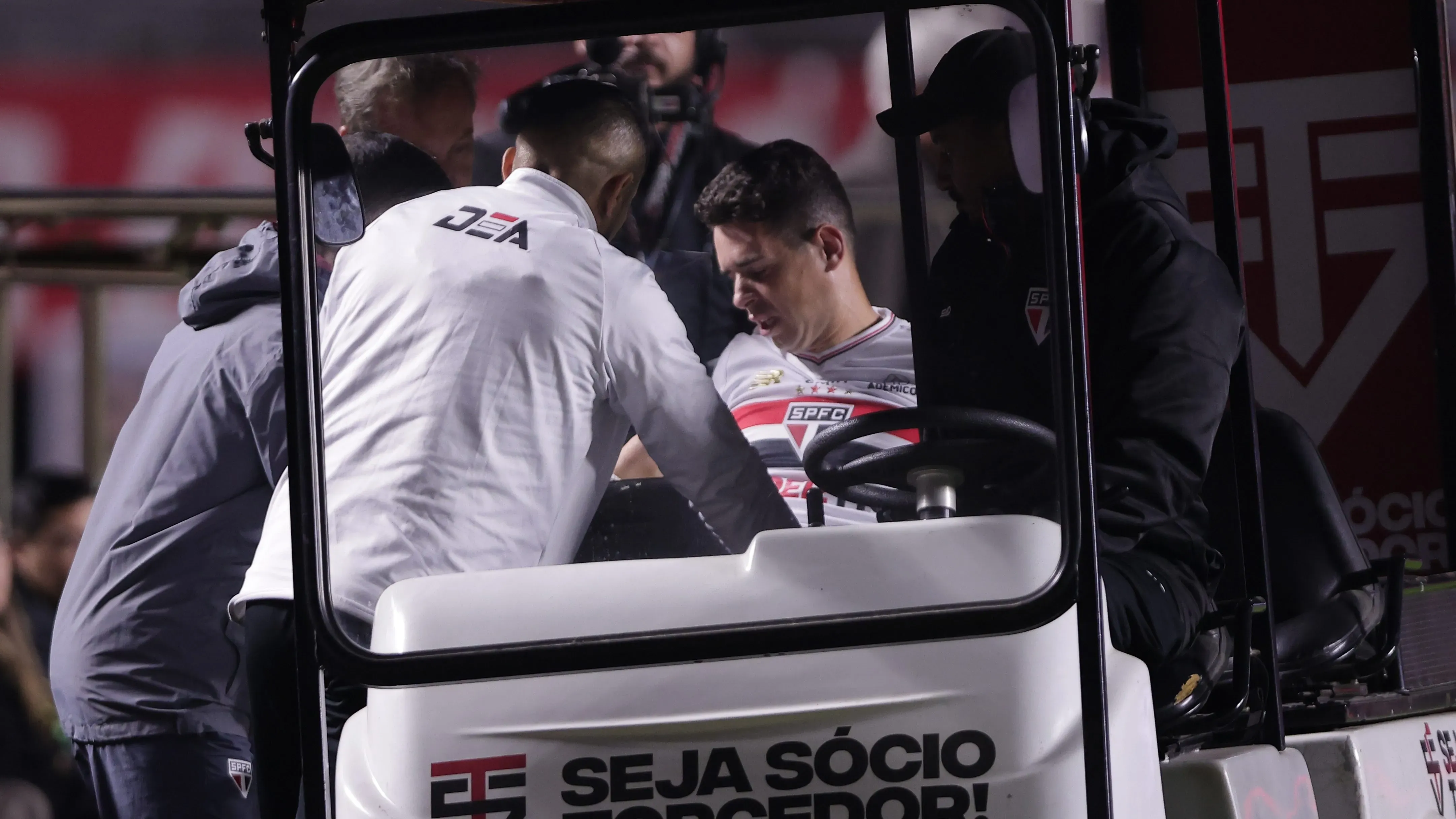 SP – SAO PAULO – 19/07/2025 – BRASILEIRO A 2025, SAO PAULO X CORINTHIANS – Oscar jogador do Sao Paulo durante partida contra o Corinthians no estadio Morumbi pelo campeonato Brasileiro A 2025. Foto: Ettore Chiereguini/AGIF