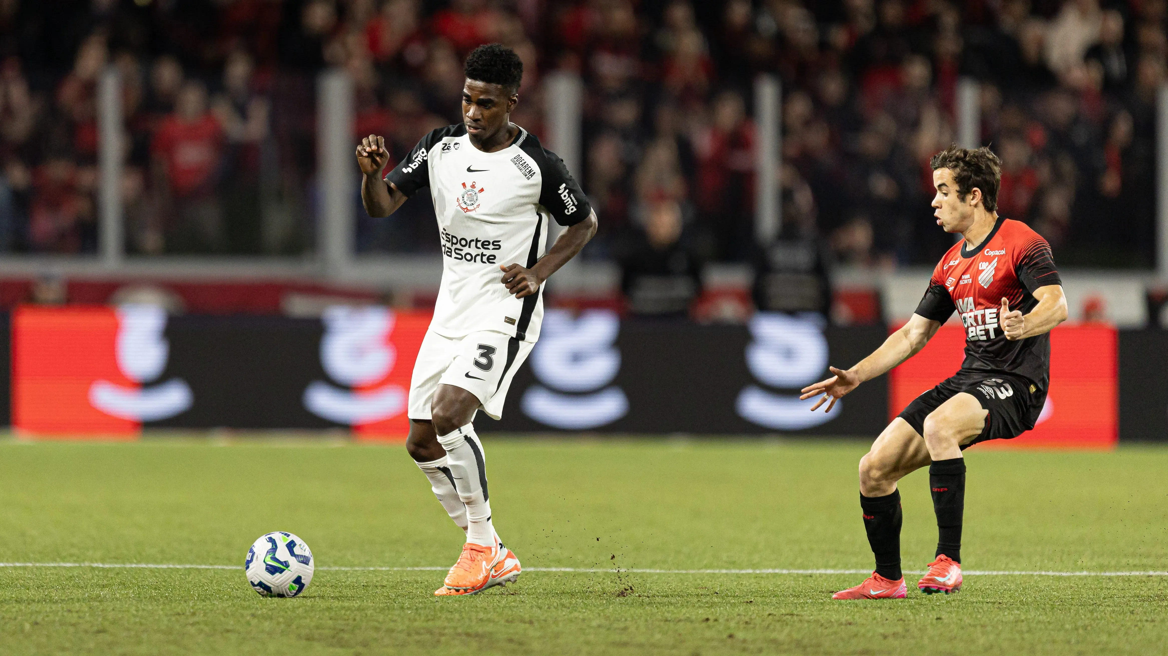 Félix Torres nunca rendeu desde que chegou - Foto: Paulo De Tarso/AGIF.