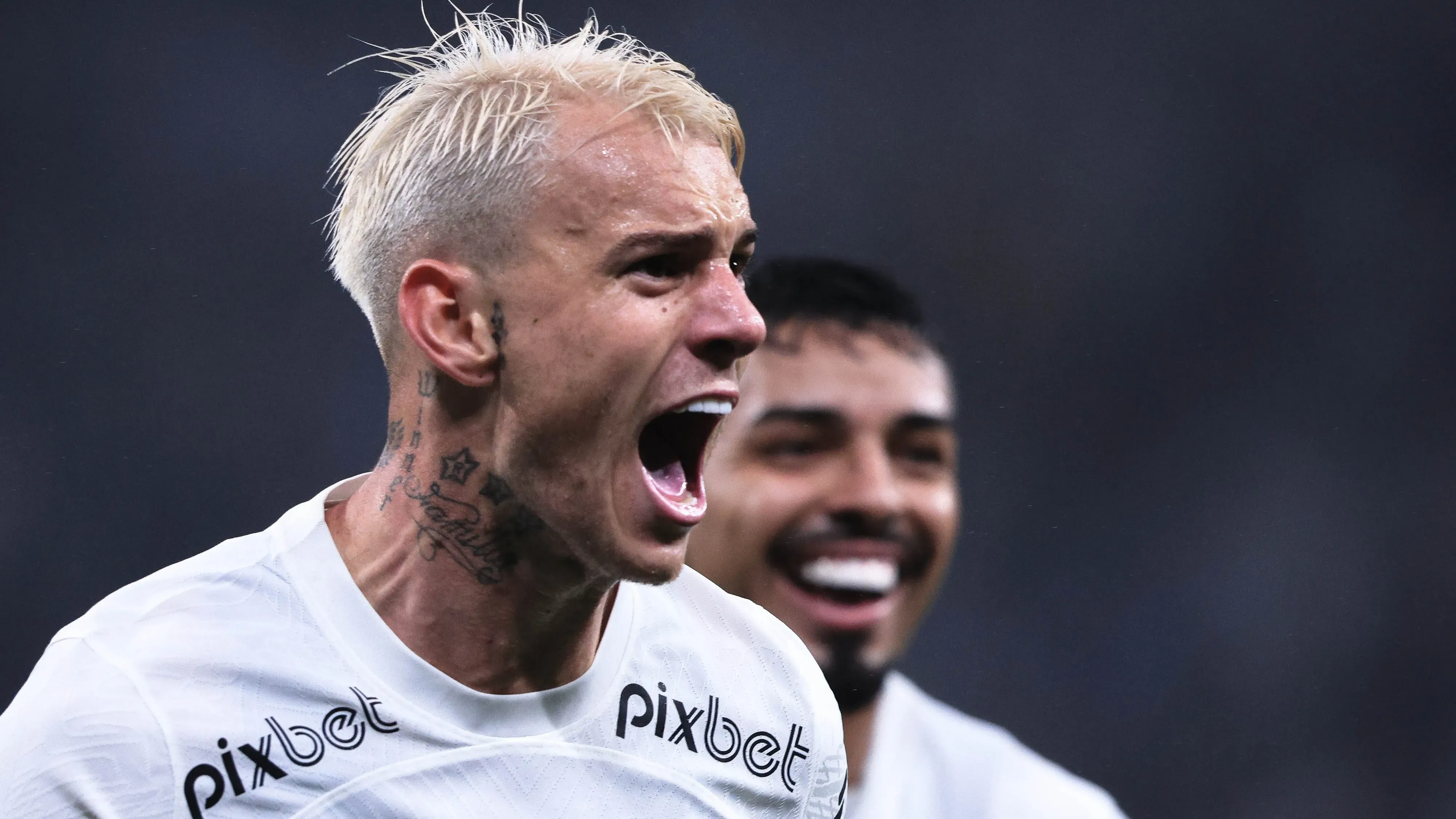 Róger Guedes fez ótimos jogos em sua passagem pelo Timão - Foto: Ettore Chiereguini/AGIF.