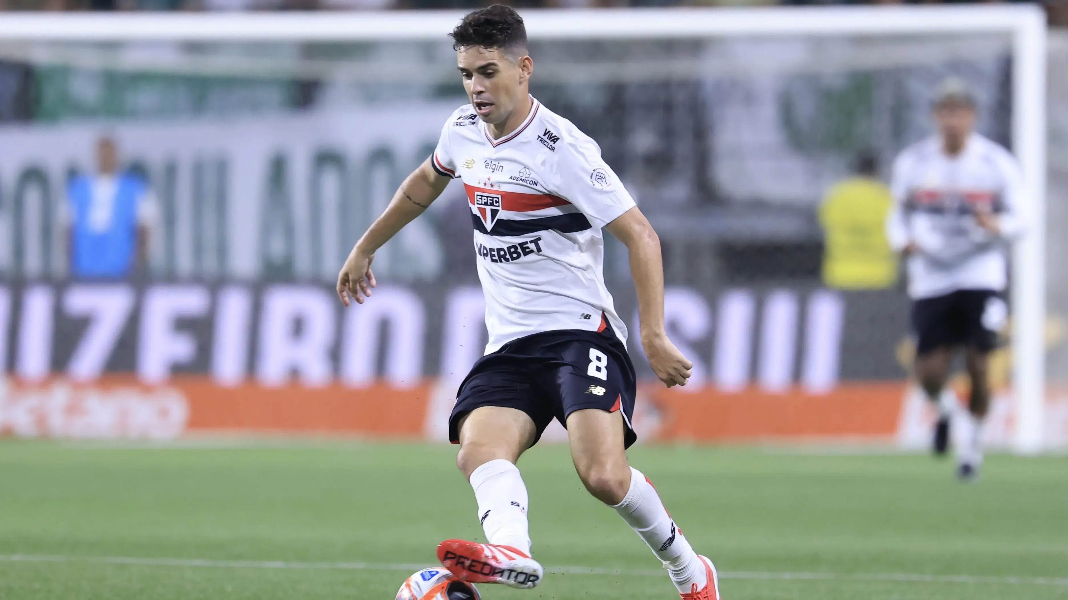 Oscar vive momento conturbado no São Paulo – Foto: Marcello Zambrana/AGIF