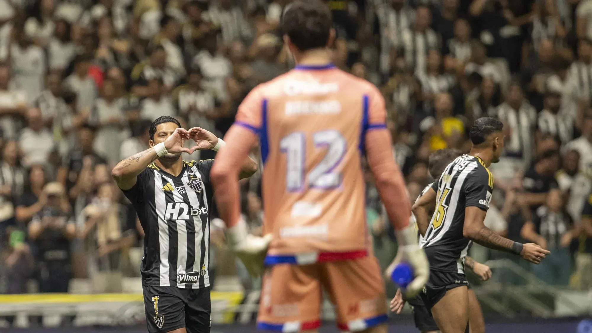 Hulk comemora seu gol durante partida contra o Fortaleza Foto: Fernando Moreno/AGIF