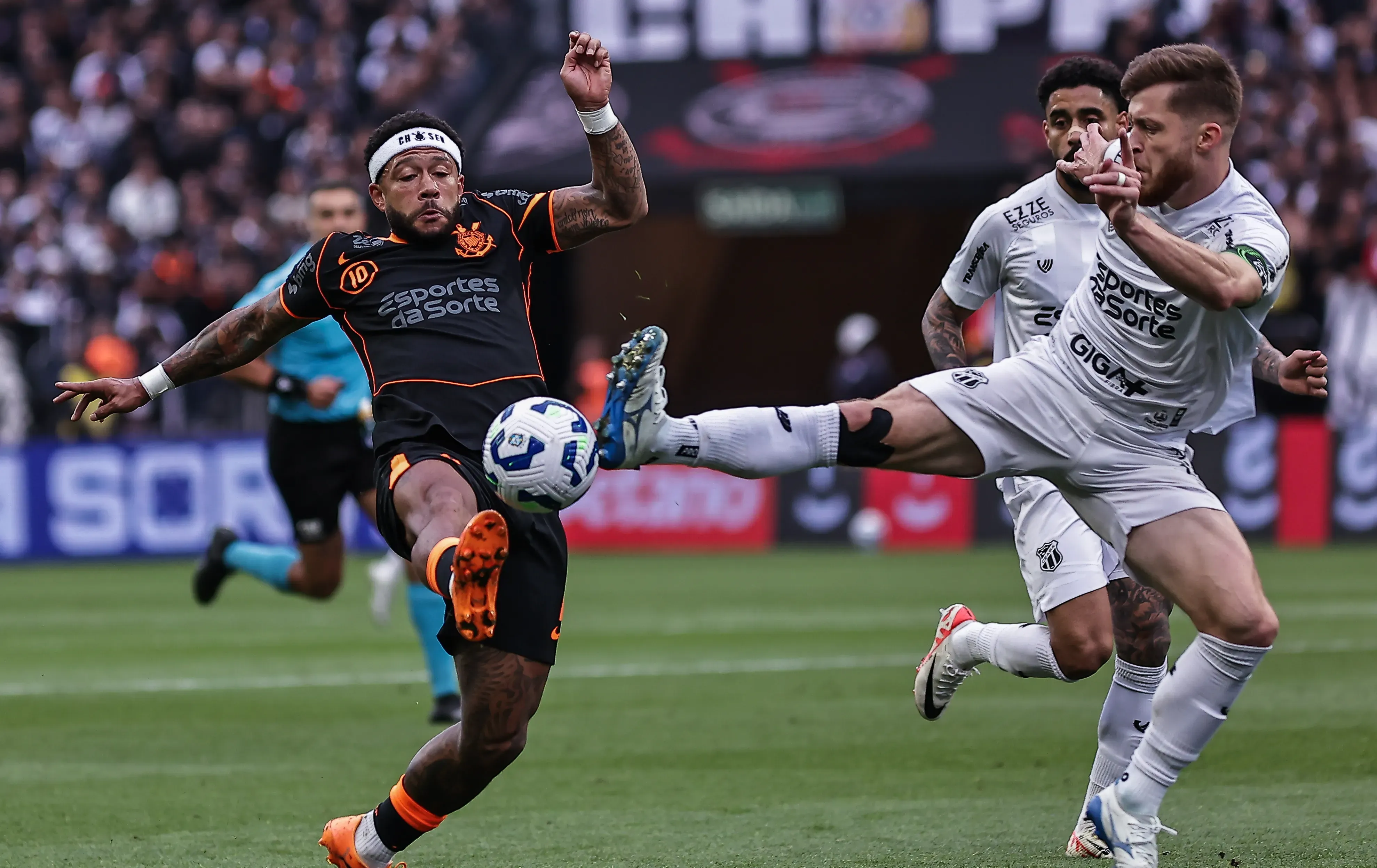 Corinthians perdeu para o Ceará em Itaquera na última rodada do Brasileirão. Foto: Fabio Giannelli/AGIF