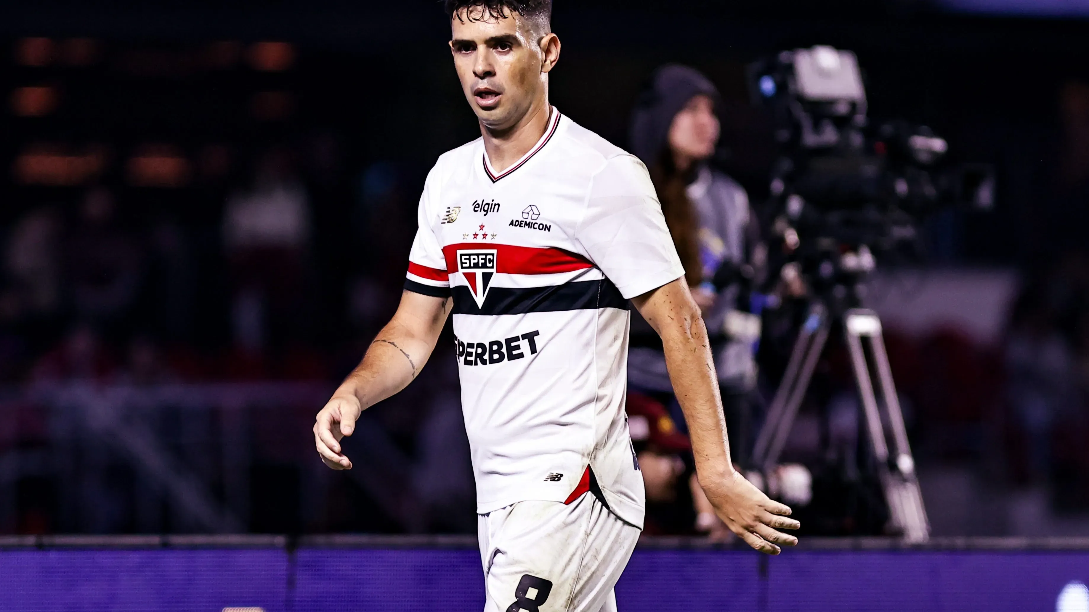 SP – SAO PAULO – 17/05/2025 – BRASILEIRO A 2025, SAO PAULO X GREMIO – Oscar jogador do Sao Paulo durante partida contra o Gremio no estadio Morumbi pelo campeonato Brasileiro A 2025. Foto: Fabio Giannelli/AGIF