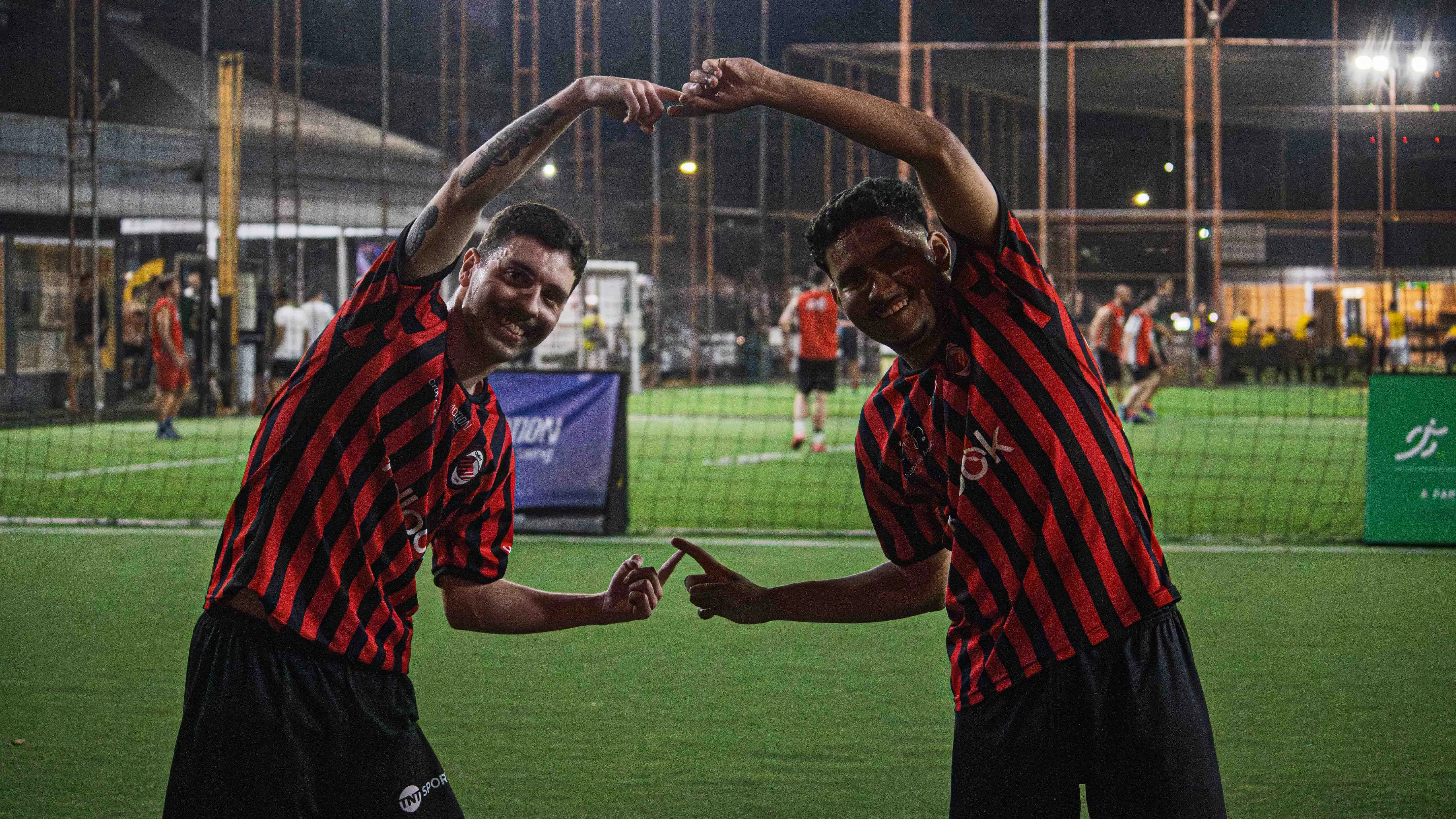 Pedro Serrano e Vitor Nakano, a dupla afinada da OGILVY comemora em alto estilo – Foto: Gabriel Reinehr/Better Collective