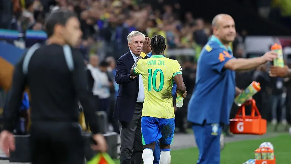 Ancelotti e Vini na Seleção. Foto: Wagner Meier/Getty Images