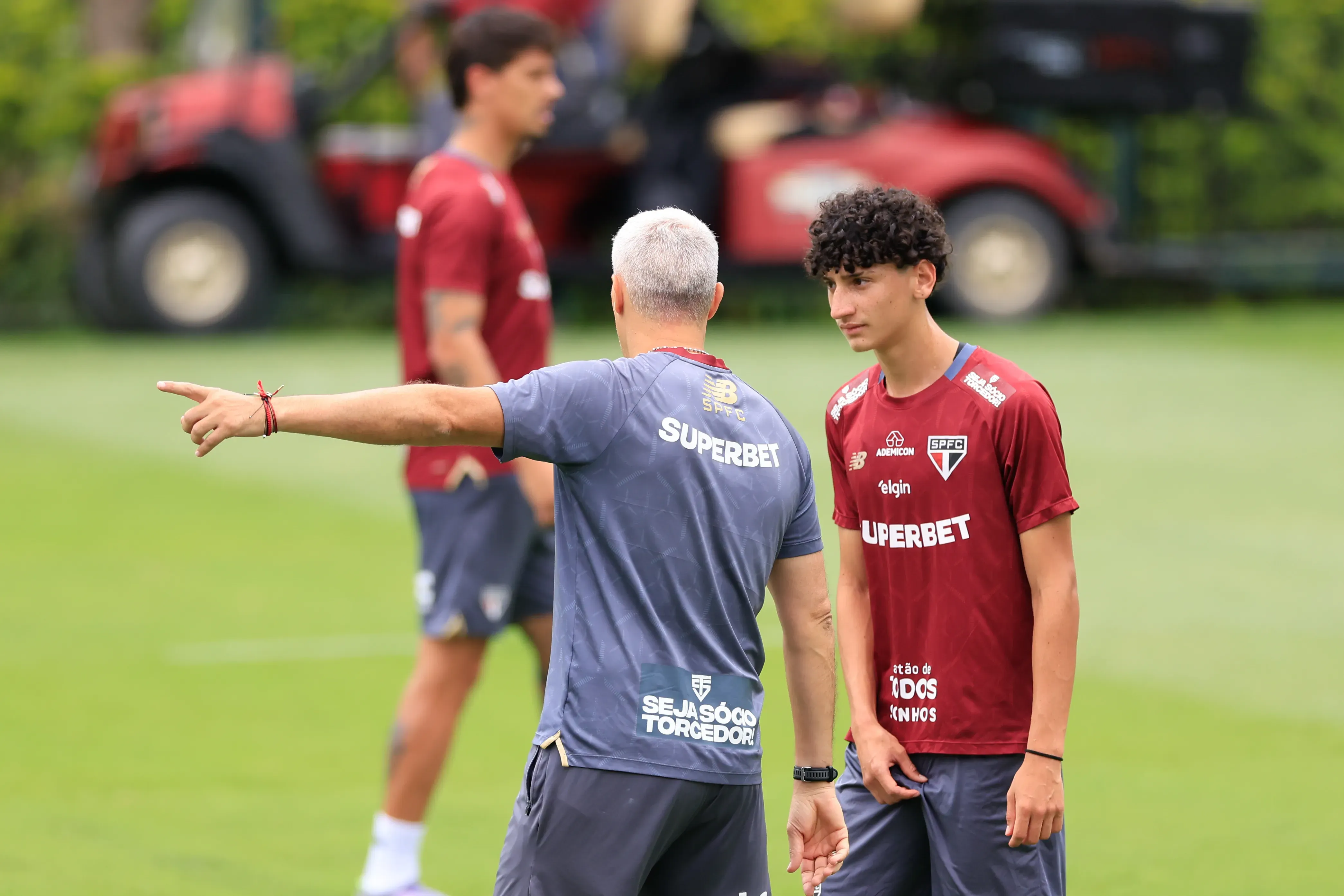 SP – SAO PAULO – 14/11/2025 – TREINO DO SAO PAULO – Hernan Crespo tecnico do Sao Paulo durante treino no estadio CT Barra Funda. Foto: Marcello Zambrana/AGIF