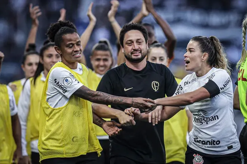 Arthur Elias comandando as Brabas. Foto: Cris Mattos/Staff Images Woman/CBF