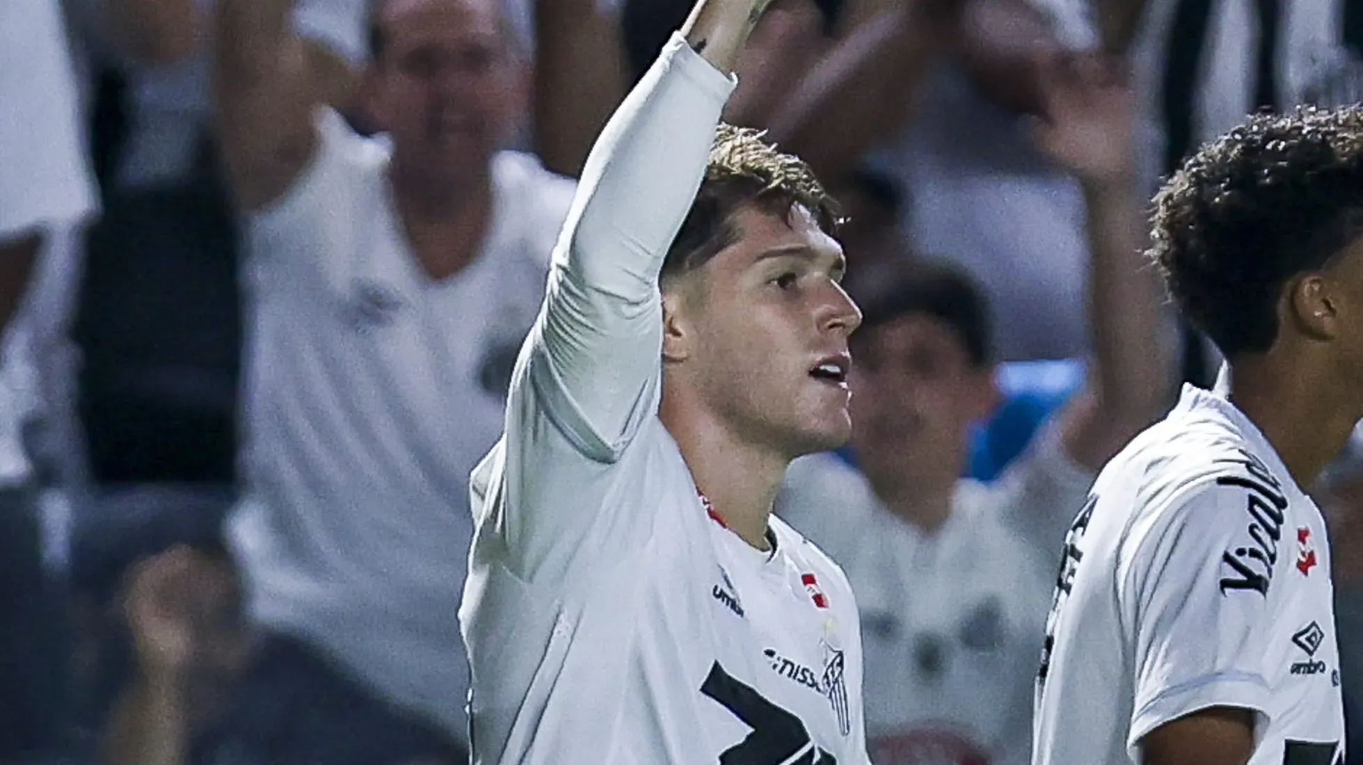 Rollheiser comemora seu gol em Santos x Palmeiras – (Photo by Ricardo Moreira/Getty Images)