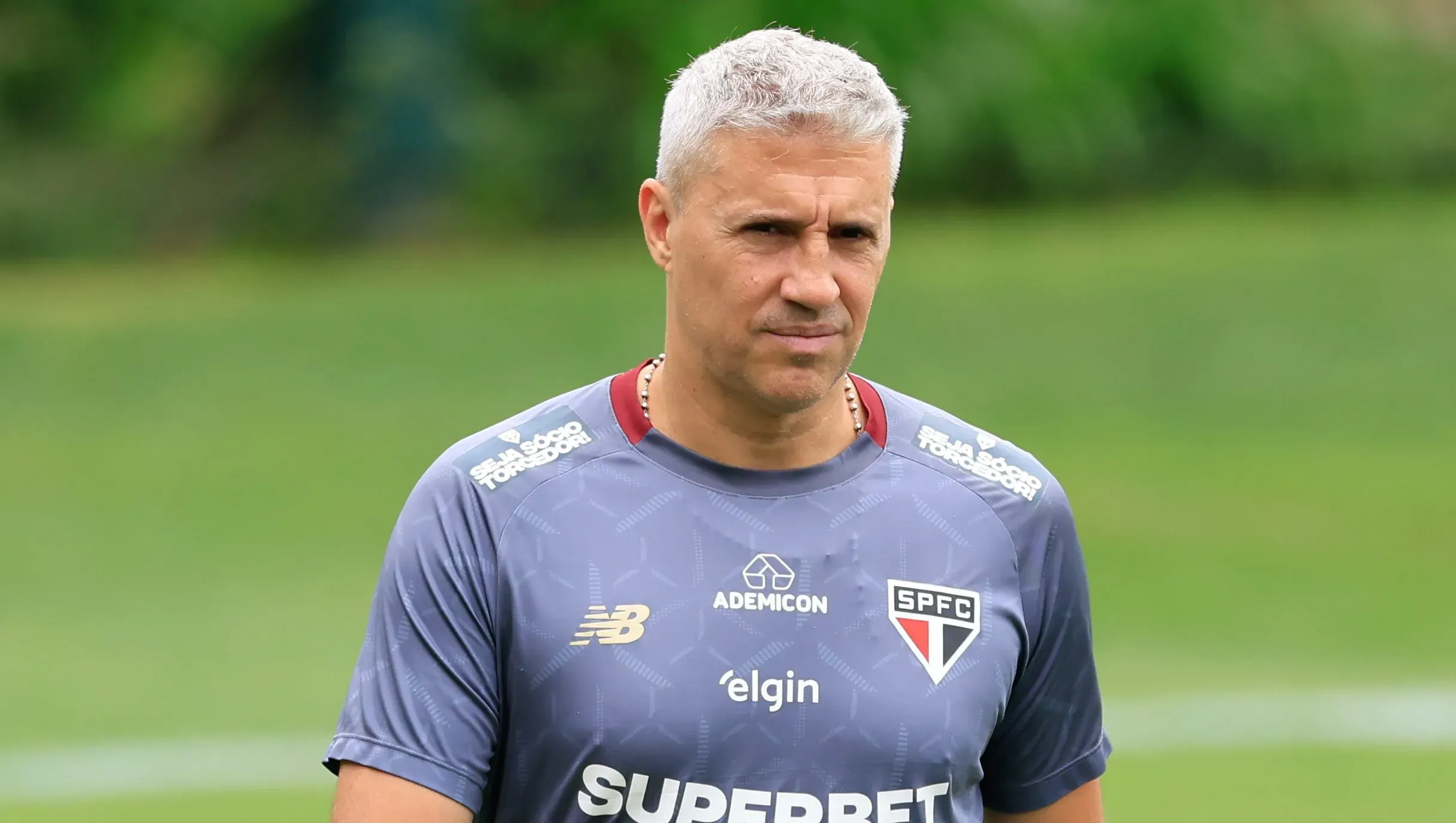 SP – SAO PAULO – 14/11/2025 – TREINO DO SAO PAULO – Hernan Crespo tecnico do Sao Paulo durante treino no estadio CT Barra Funda. Foto: Marcello Zambrana/AGIF