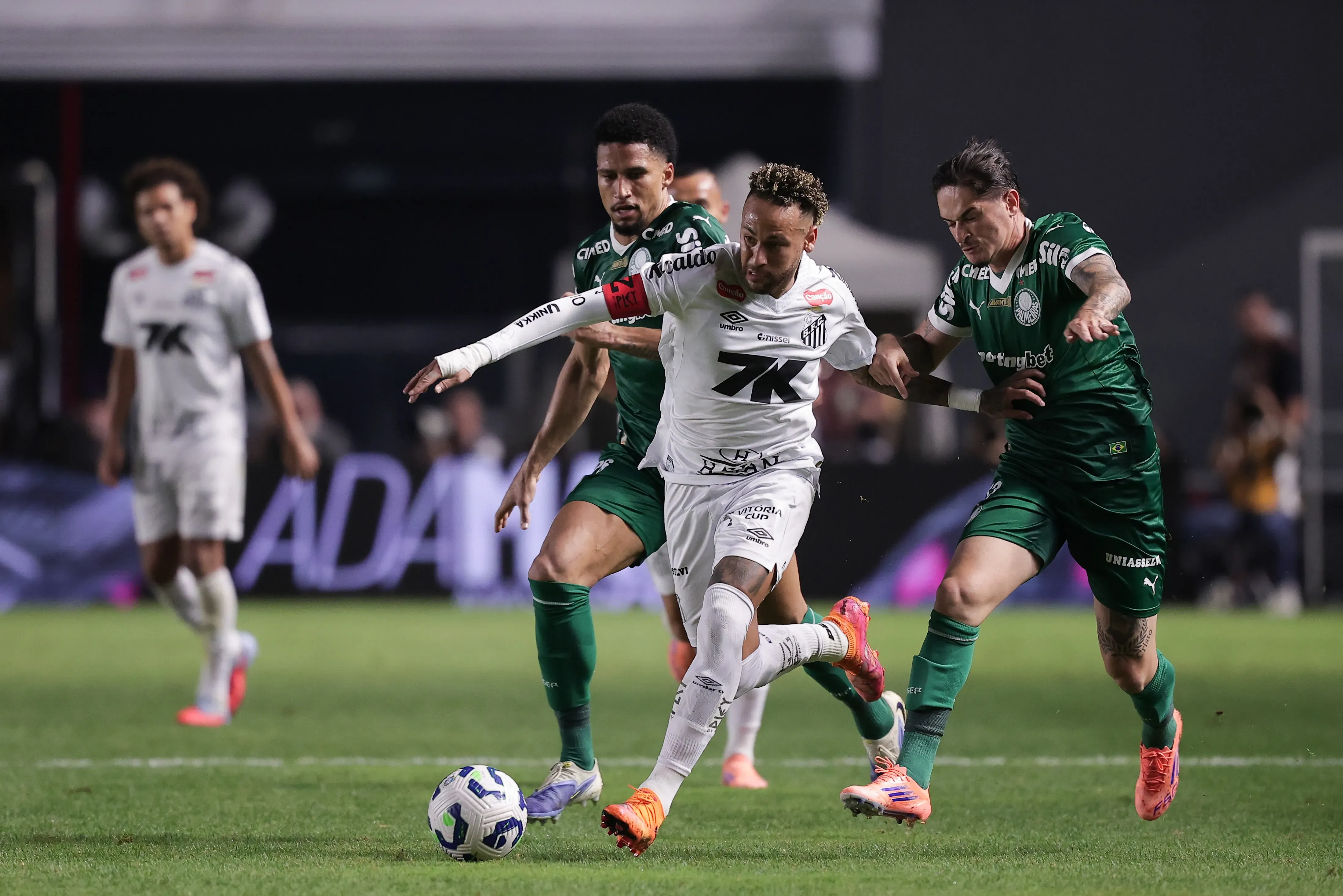 Santos derrotou o rival por 1 a 0. Foto: Ettore Chiereguini/AGIF