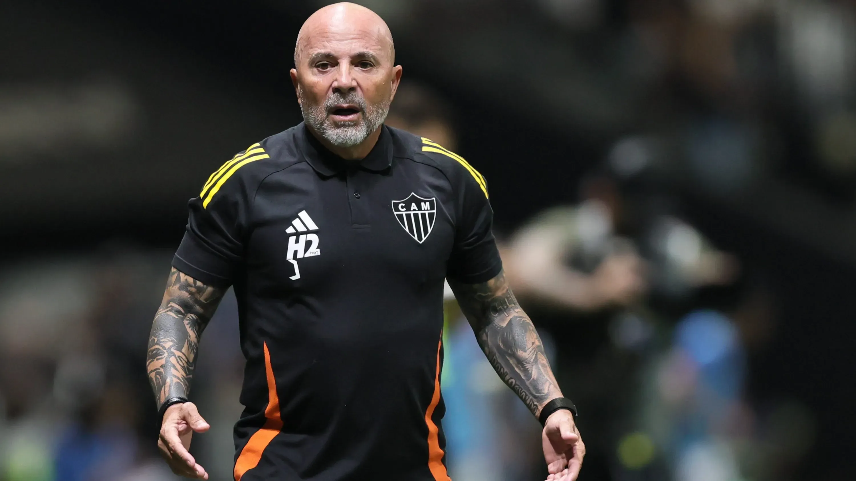 MG – BELO HORIZONTE – 12/11/2025 – BRASILEIRO A 2025, ATLETICO-MG X FORTALEZA – Jorge Sampaoli tecnico do Atletico-MG durante partida contra o Fortaleza no estadio Arena MRV pelo campeonato Brasileiro A 2025. Foto: Gilson Lobo/AGIF