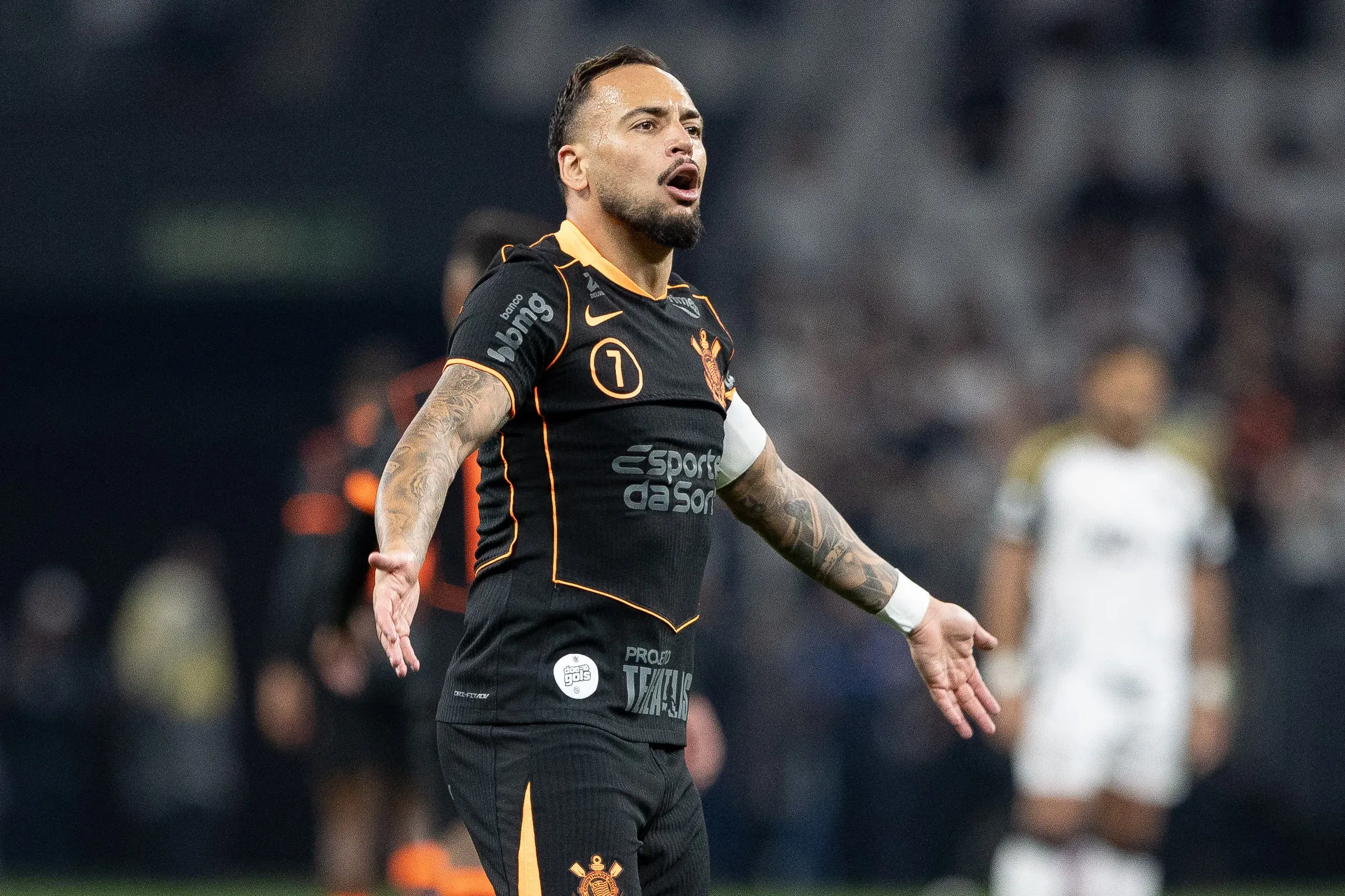 Maycon celebra gol diante do Atlético-MG. Foto: Joisel Amaral/AGIF