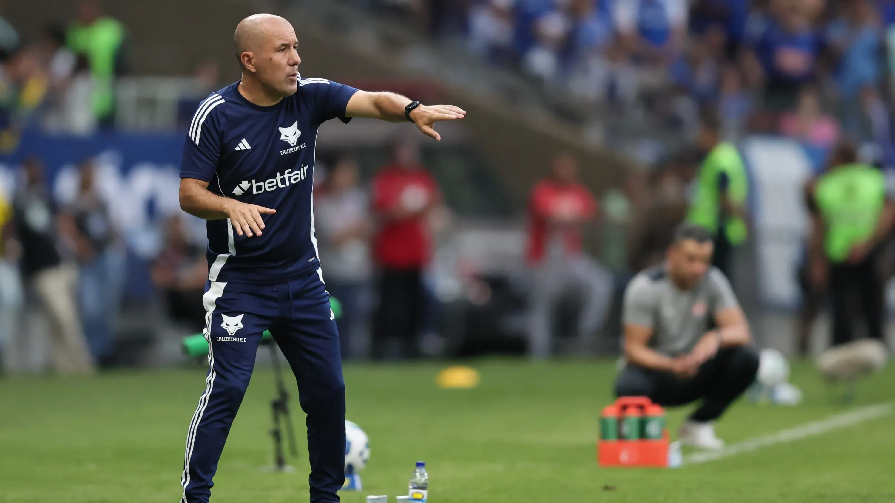 Leonardo Jardim no comando do Time Celeste – Foto: Gilson Lobo/AGIF