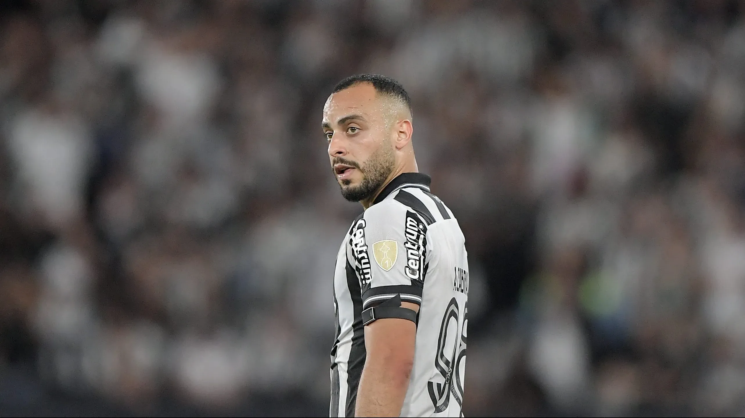 Arthur Cabral pelo Botafogo. Foto: Thiago Ribeiro/AGIF