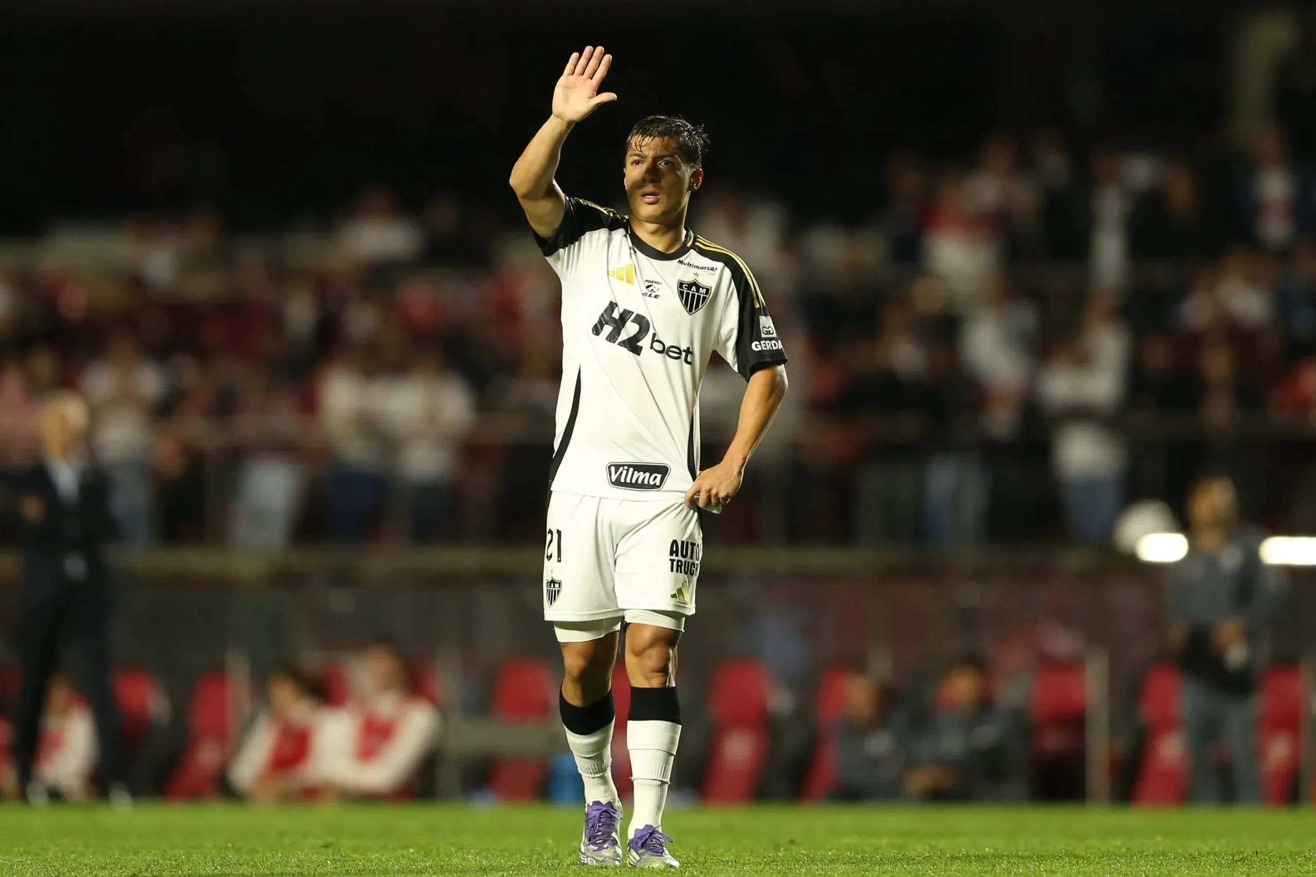 Alan é peça-chave no grupo de Sampaoli. Foto: Marlon Costa/AGIF