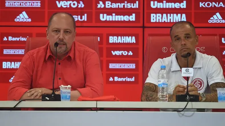 D'Alessandro e Barcellos no Internacional. Foto: Internacional