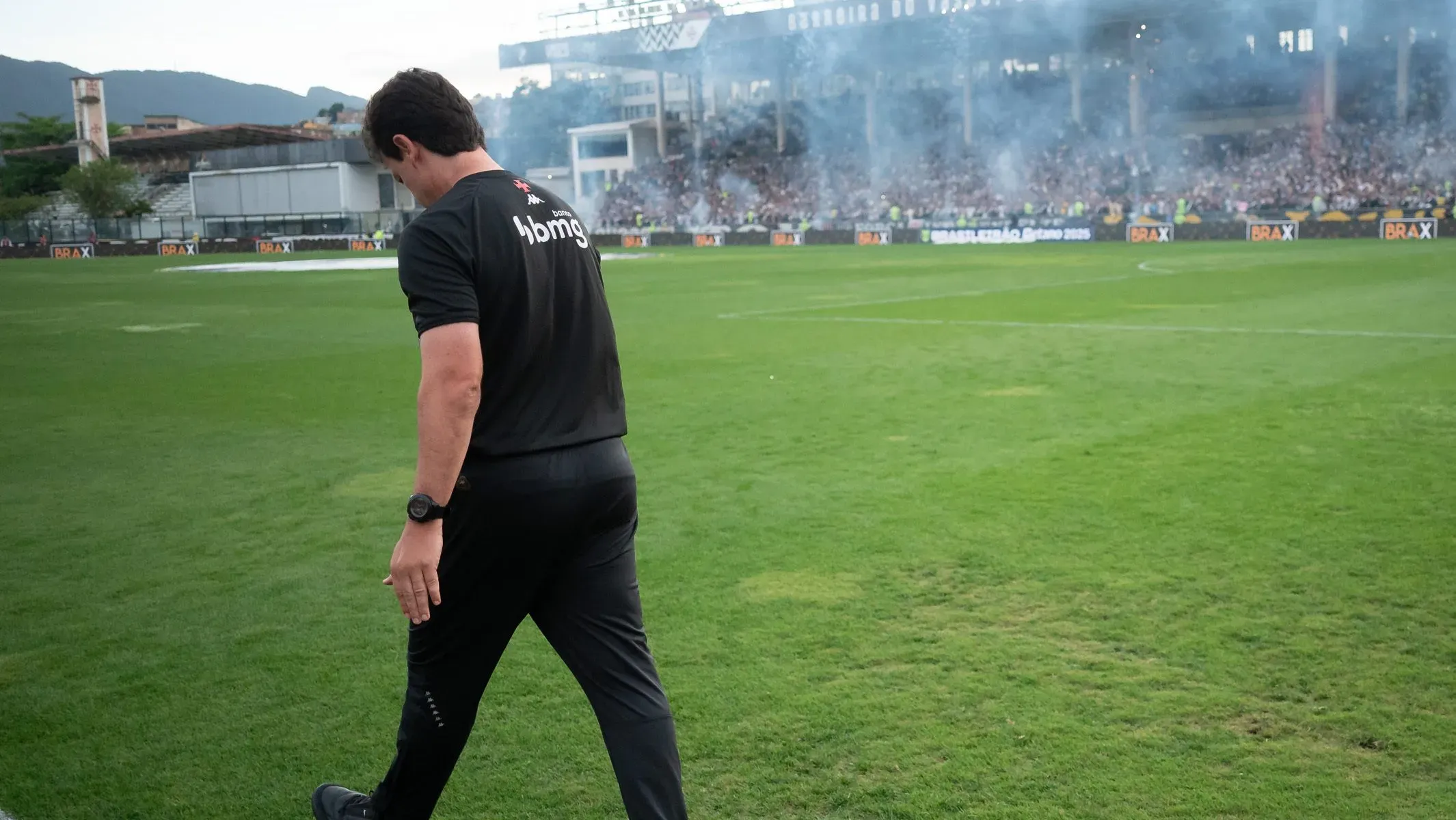 Fernando Diniz tem preocupação importante no Vasco – Foto: Jorge Rodrigues/AGIF