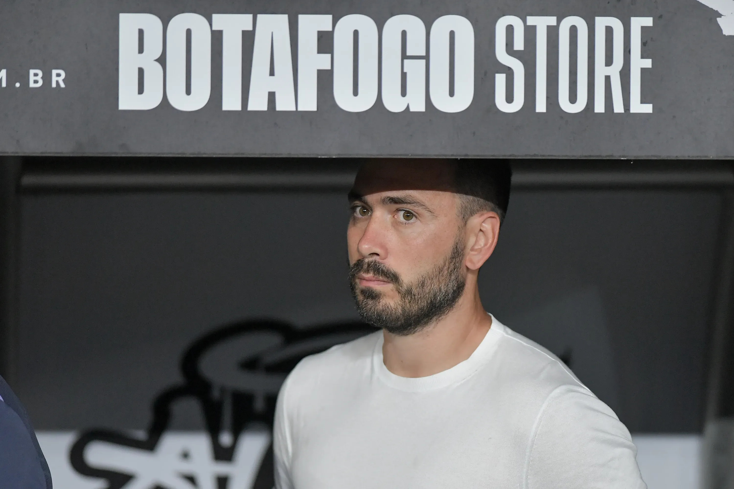 Davide Ancelotti tecnico do Botafogo durante partida contra o Sport no estadio Engenhao pelo campeonato Brasileiro A 2025. Foto: Thiago Ribeiro/AGIF